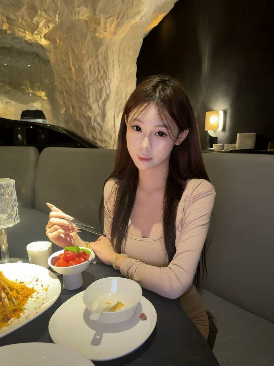E841