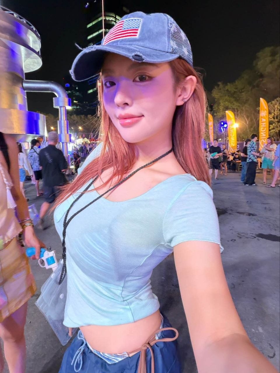 F271