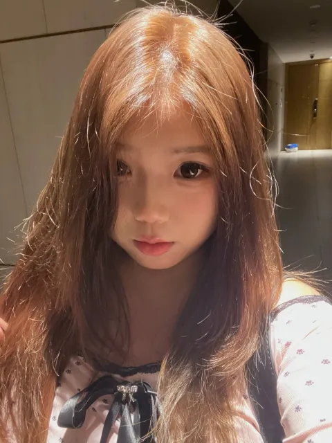 B081