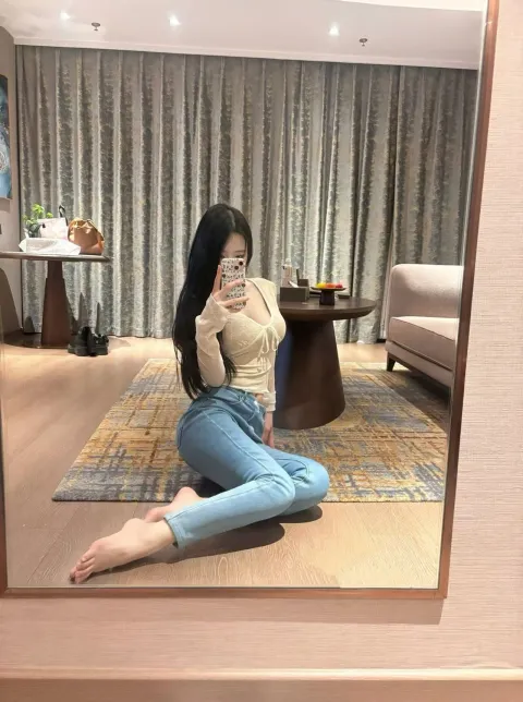 B561