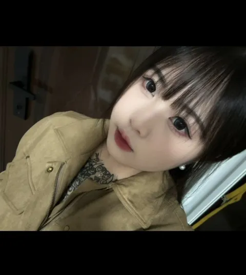 B913