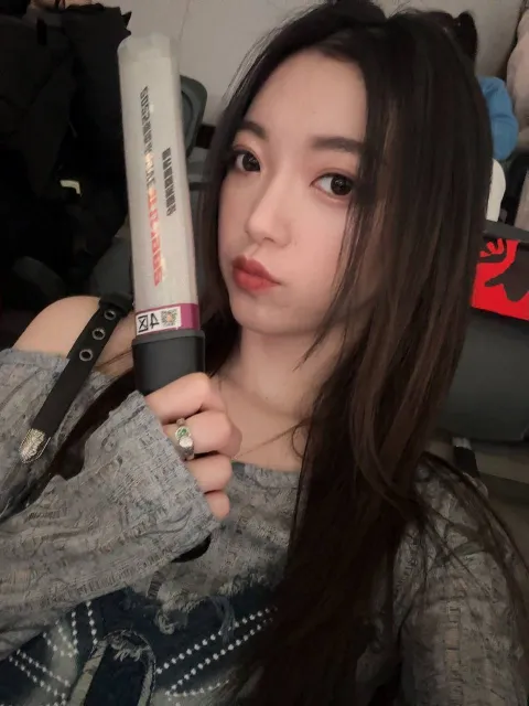 B932