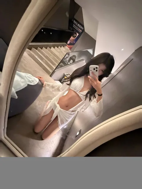 B944
