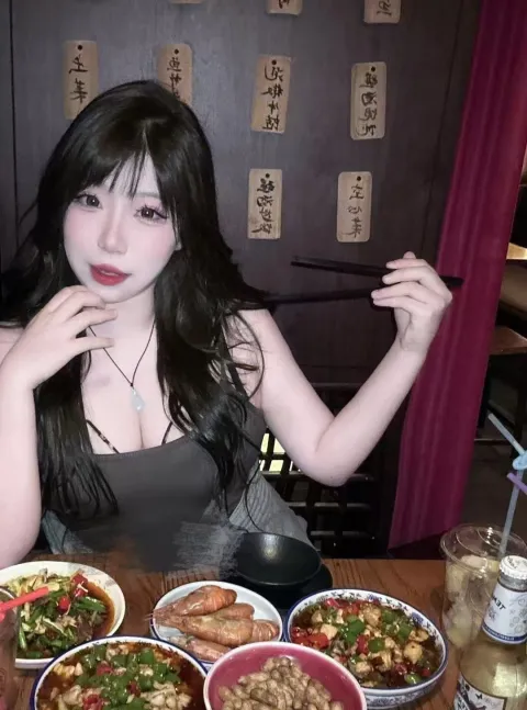 C937