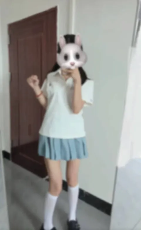 D348