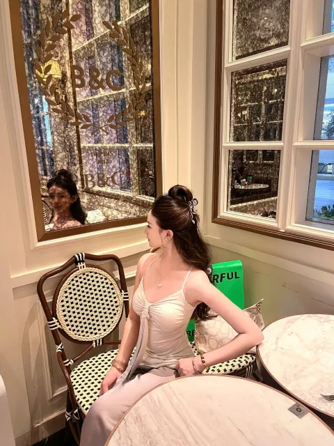 D853