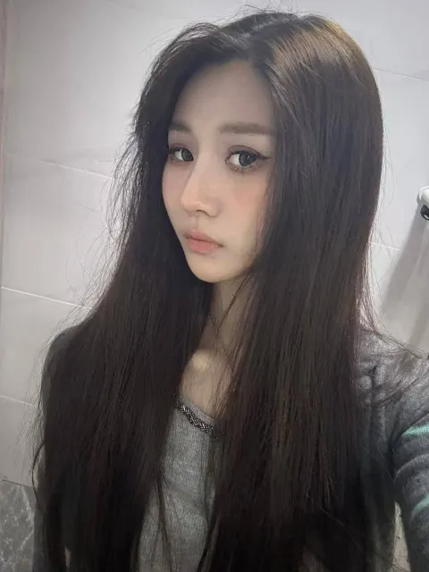 D879
