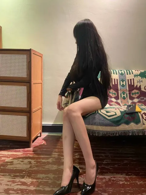 D897