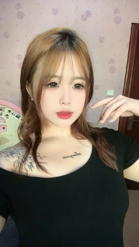 E001