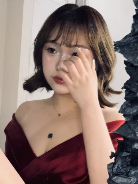 E004