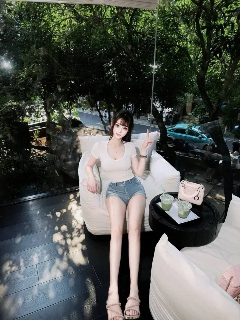 E023