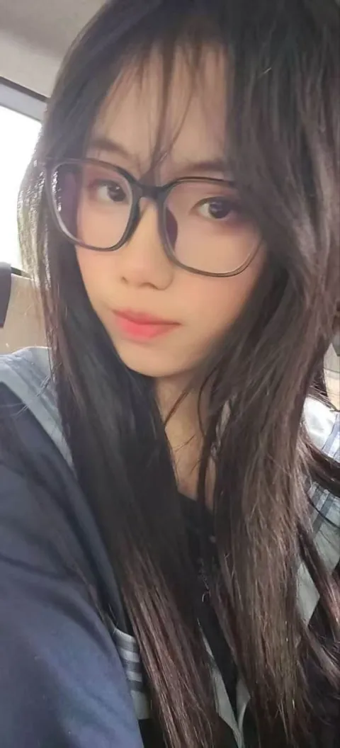 E028