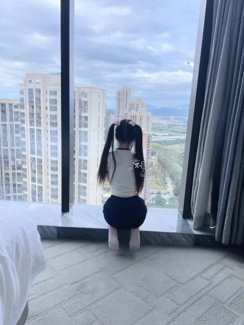 E056