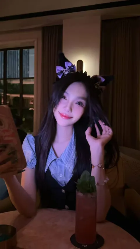 E100
