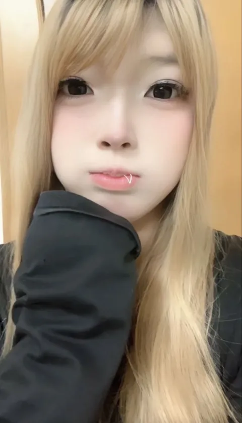 E183