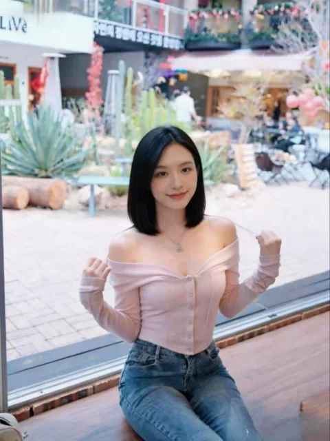 E313