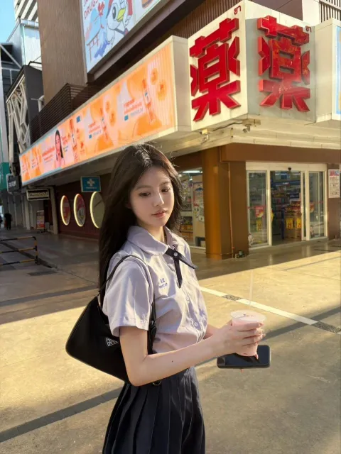 E323