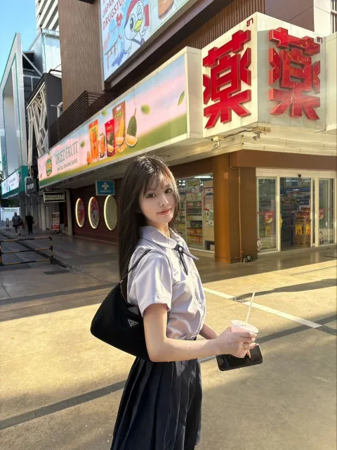 E323