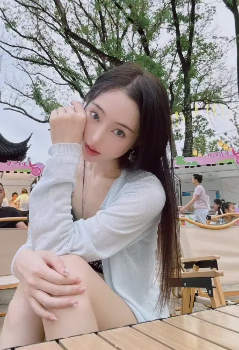 E372