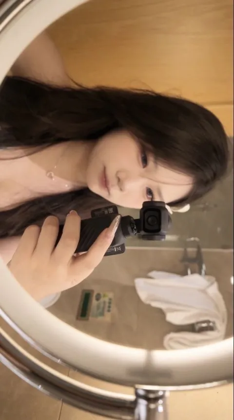 E377