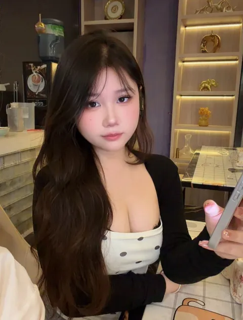 E377