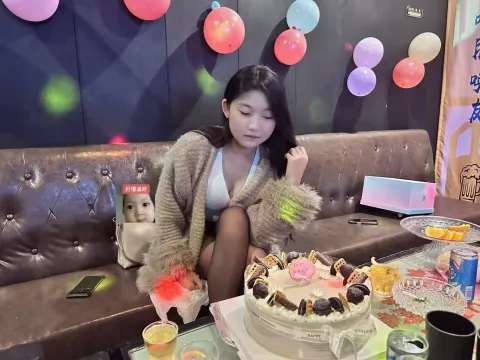 E499