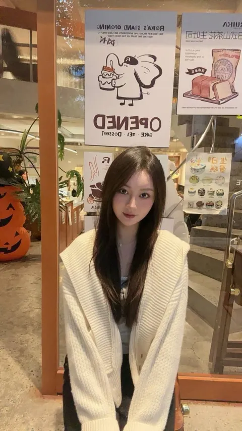 E569