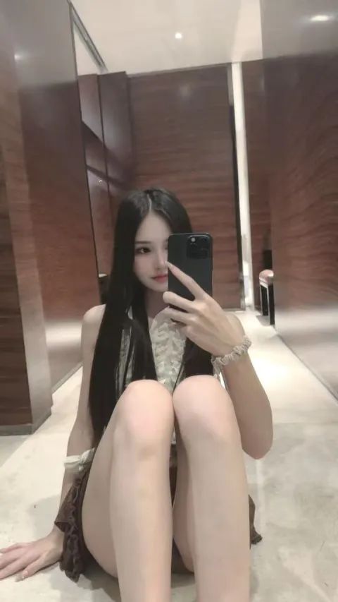E712