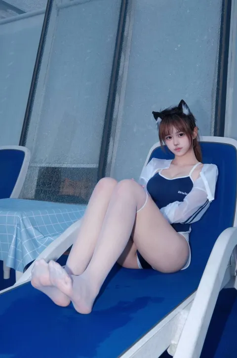E785