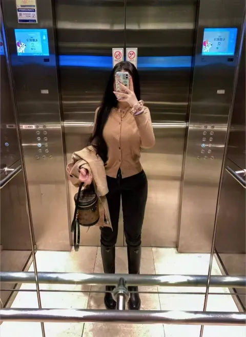 E811