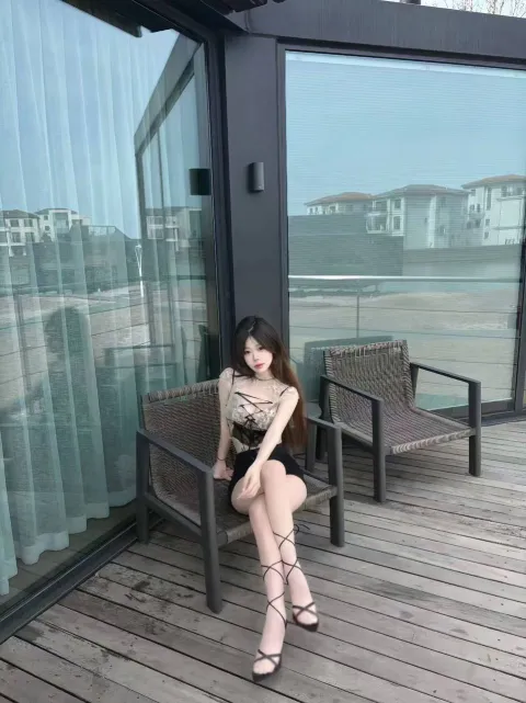 E817