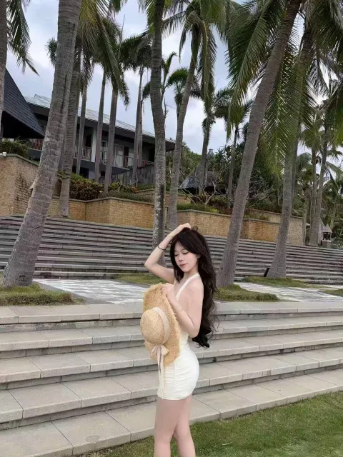 E817