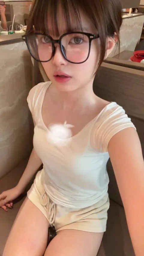 E821