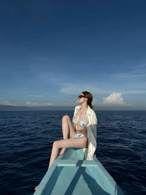 E874