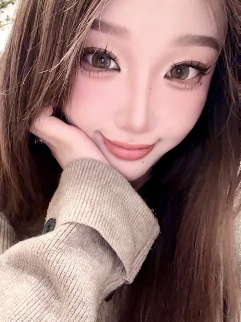 E877