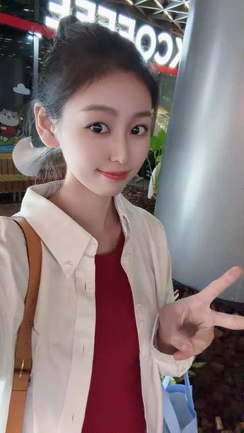 E884