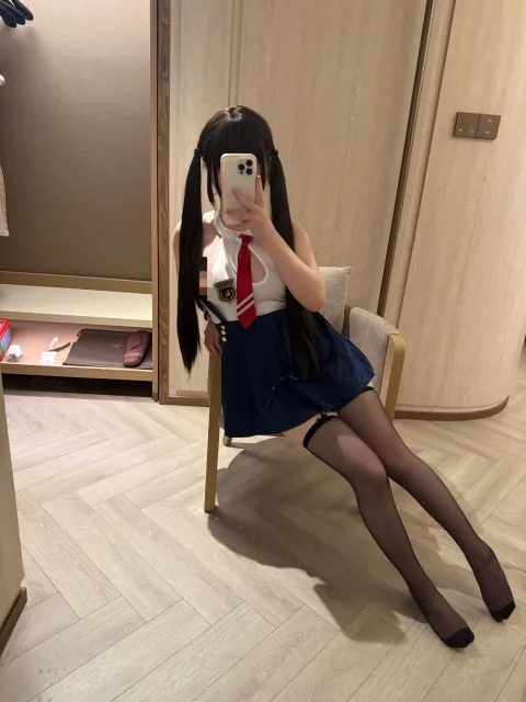 E984