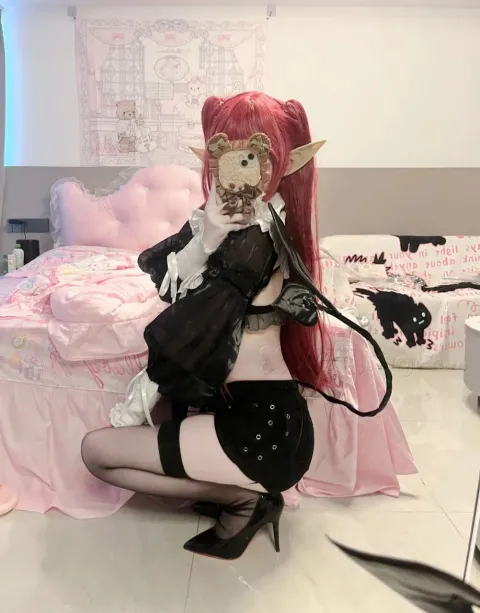 E984