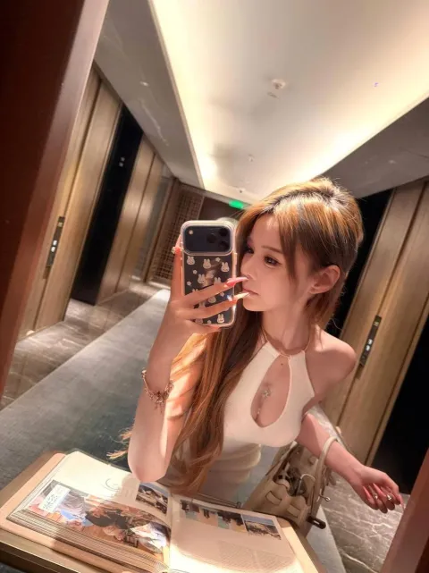 E986