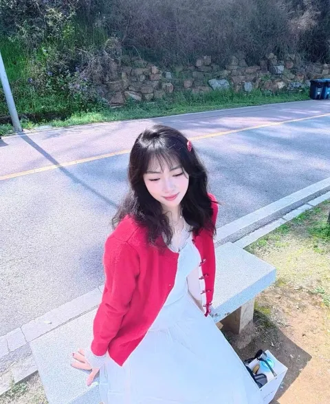 E989