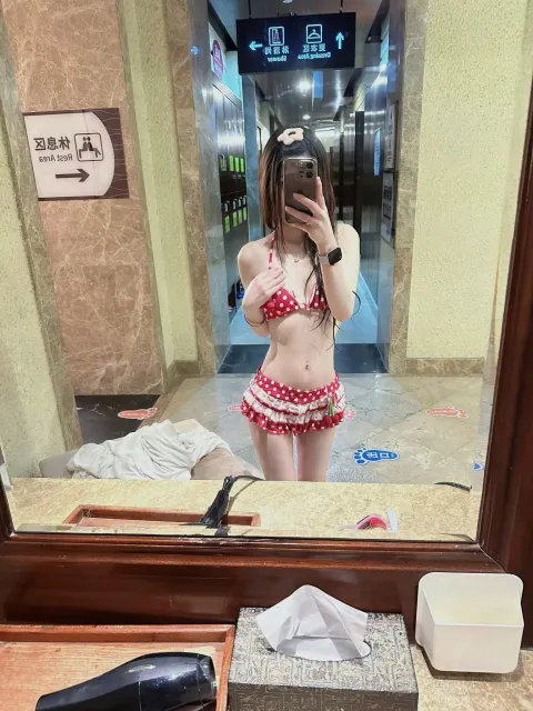 F218