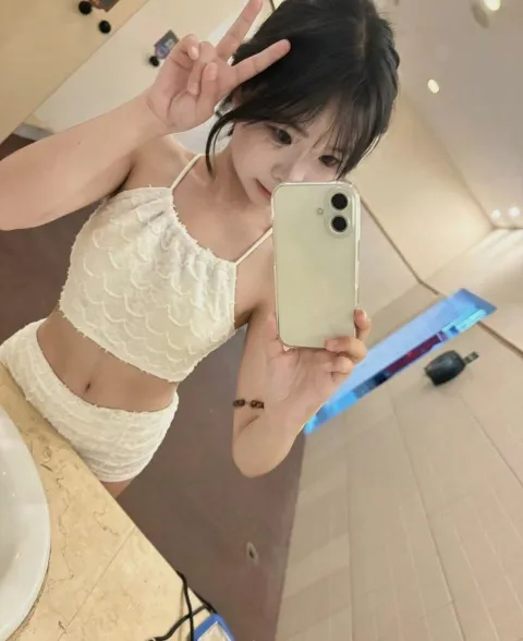 F743