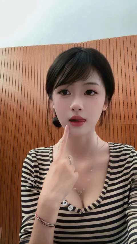 F819
