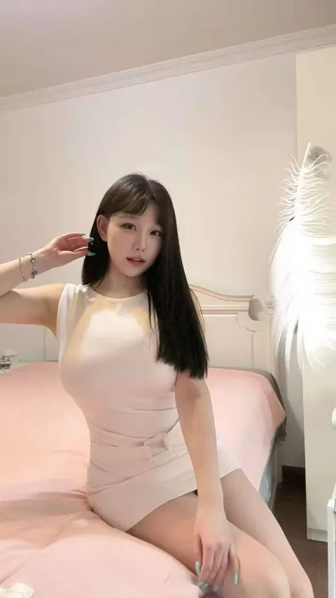 F857