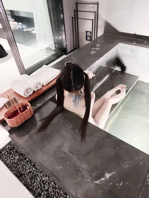 F912