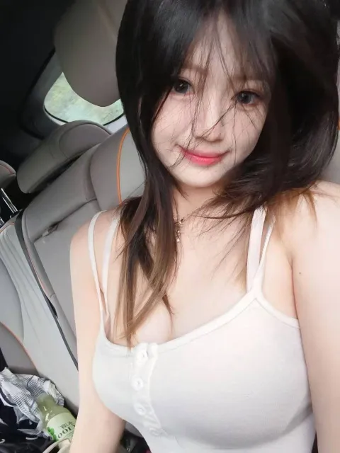 F943