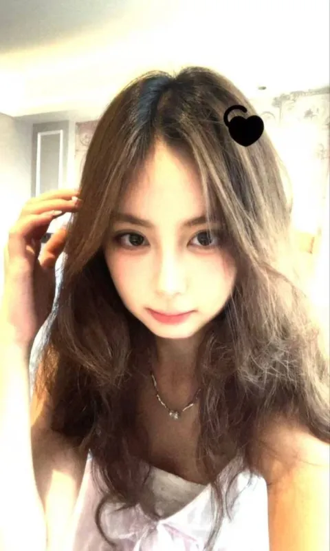 F945