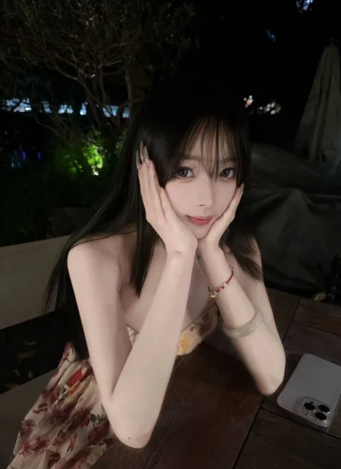 F985