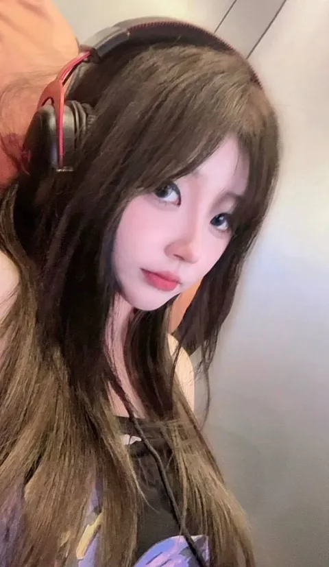 J081