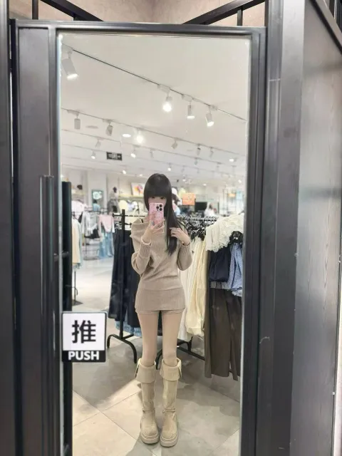 J083